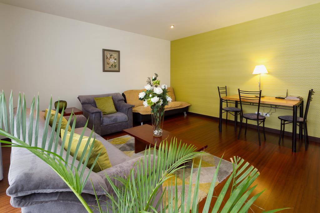 Suites Metropoli Edificio Torino Кито Экстерьер фото