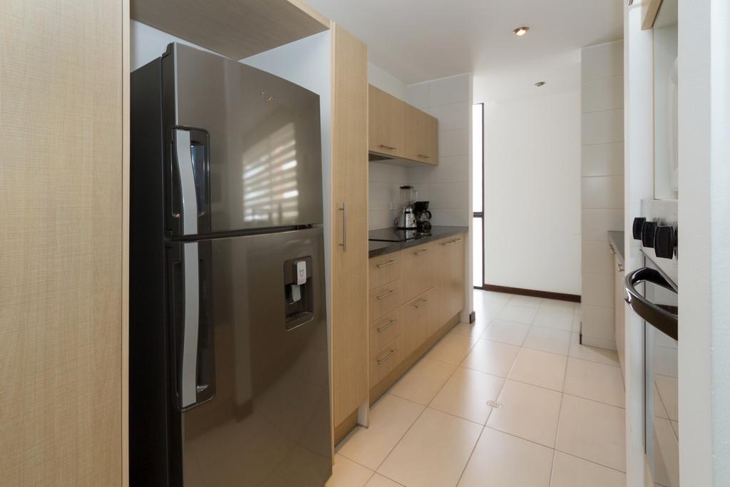 Suites Metropoli Edificio Torino Кито Экстерьер фото