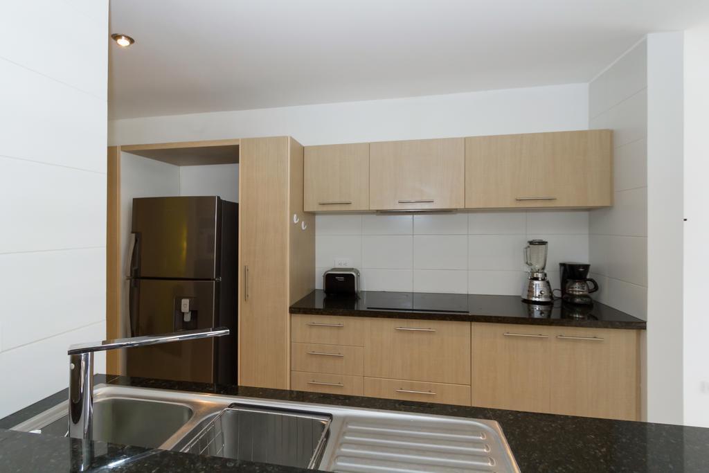 Suites Metropoli Edificio Torino Кито Экстерьер фото